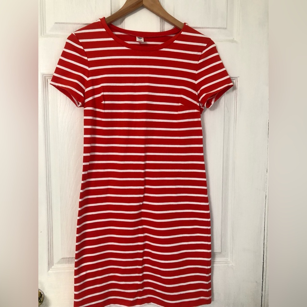 Old navy stretched white and orange striped dress